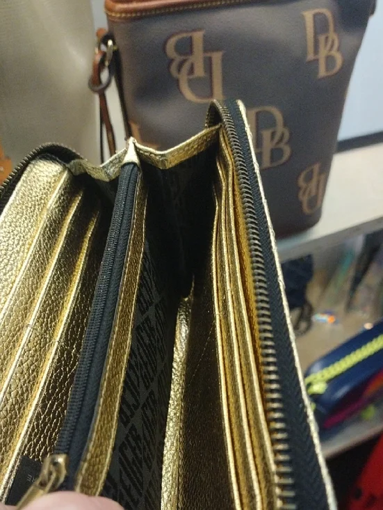 Kurt Geiger Metallic Gold Quilted Wristlet Clutch NWT $135 - Picture 5 of 8